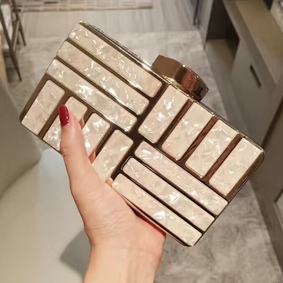 Luxe cream gold color party formal clutch - Picture 4 of 12